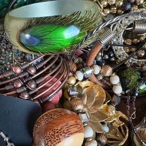 The Prestigious Peacock jewelry jar 🦚